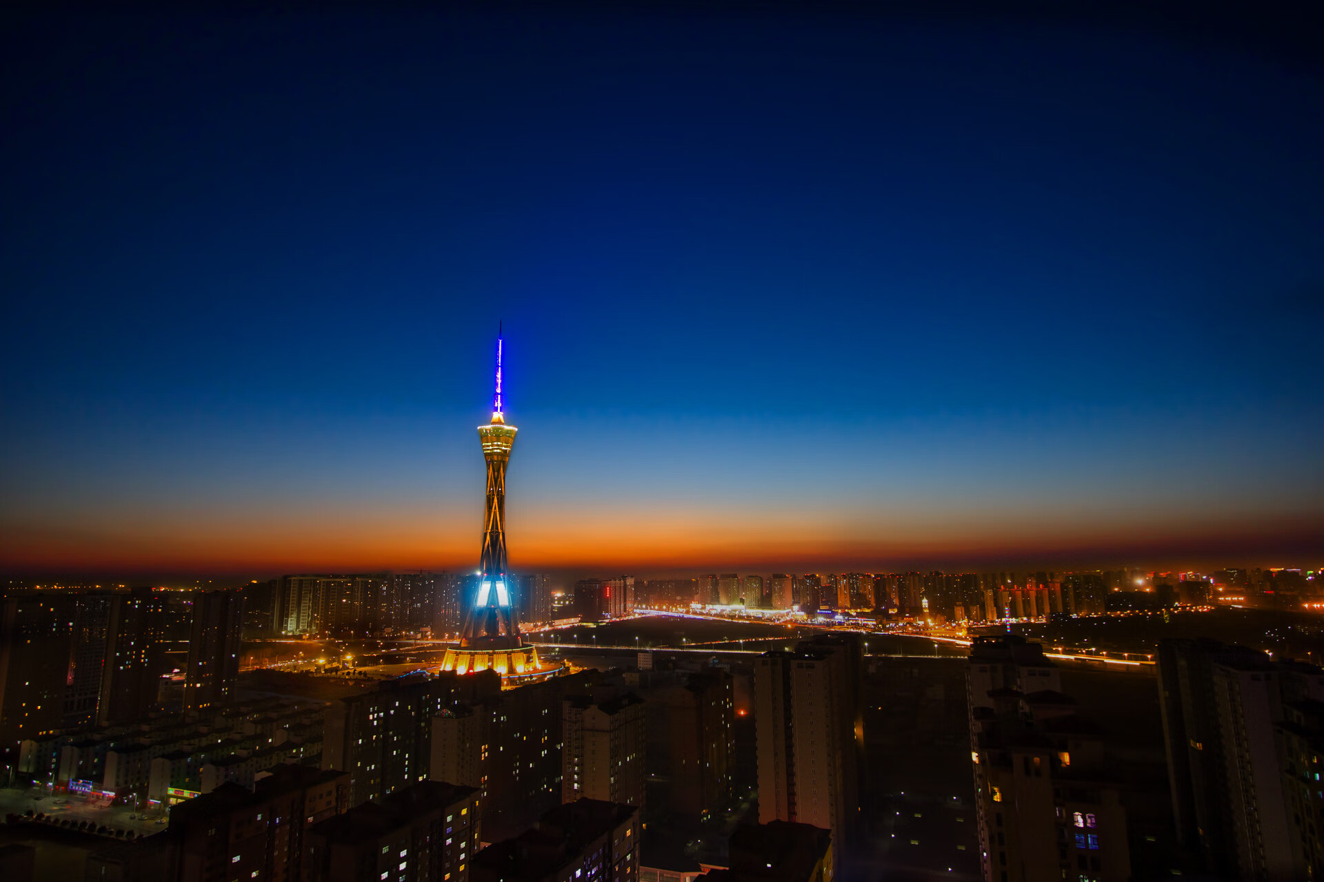 乐鱼体育app官网入口-“阿根廷美洲狮队的全新战术引领橄榄球未来”